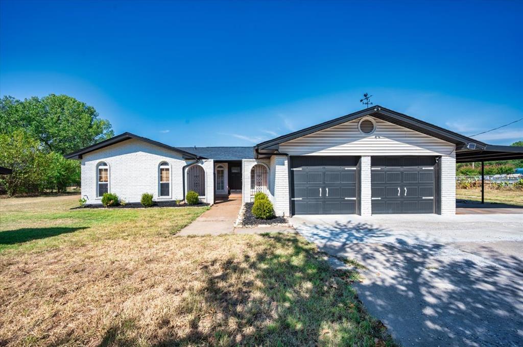 513 S Highway 76 Property Photo 1