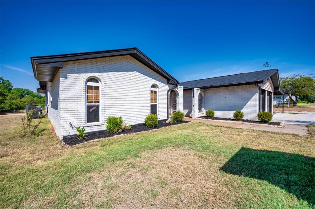 513 S Highway 76 Property Photo 2