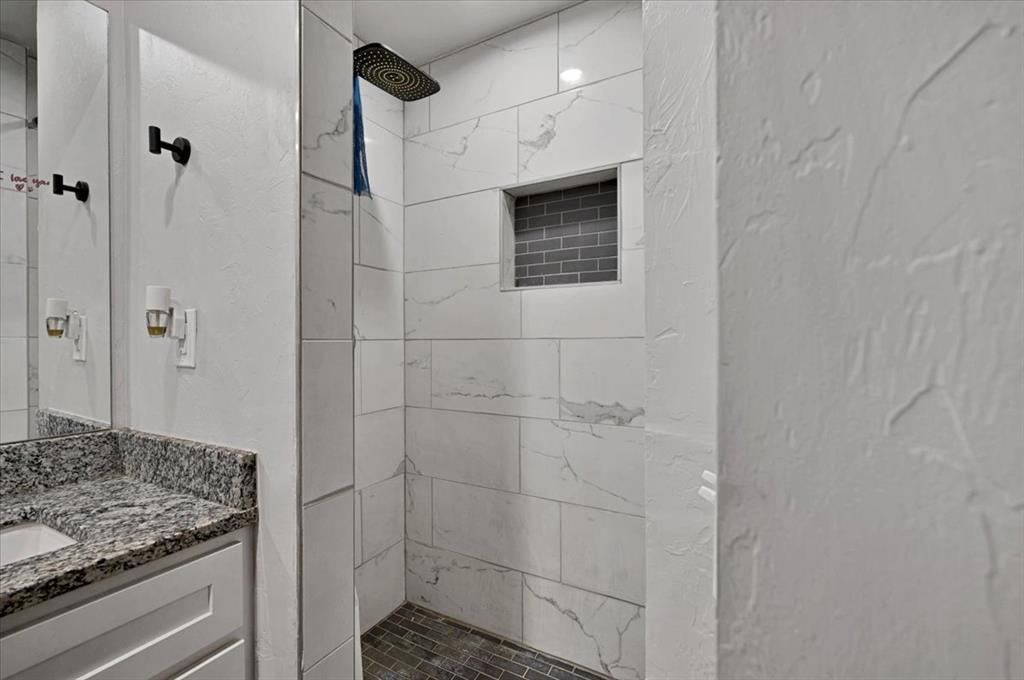 513 S Highway 76 Property Photo 15
