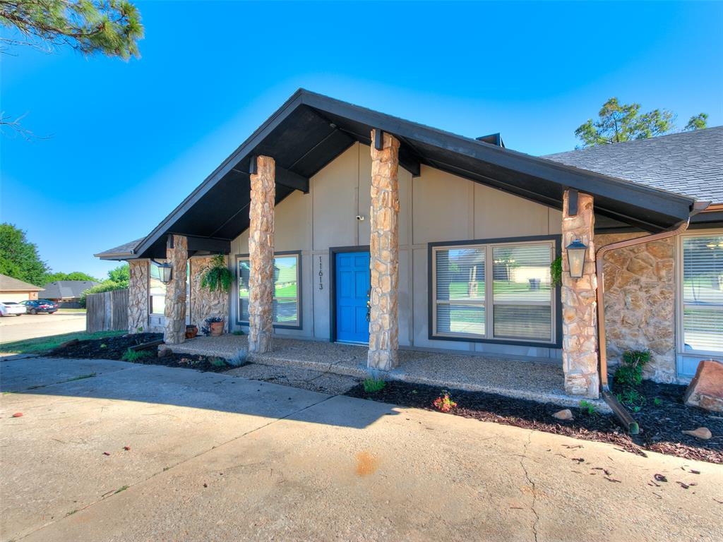 11613 Footmans Court Property Photo 4