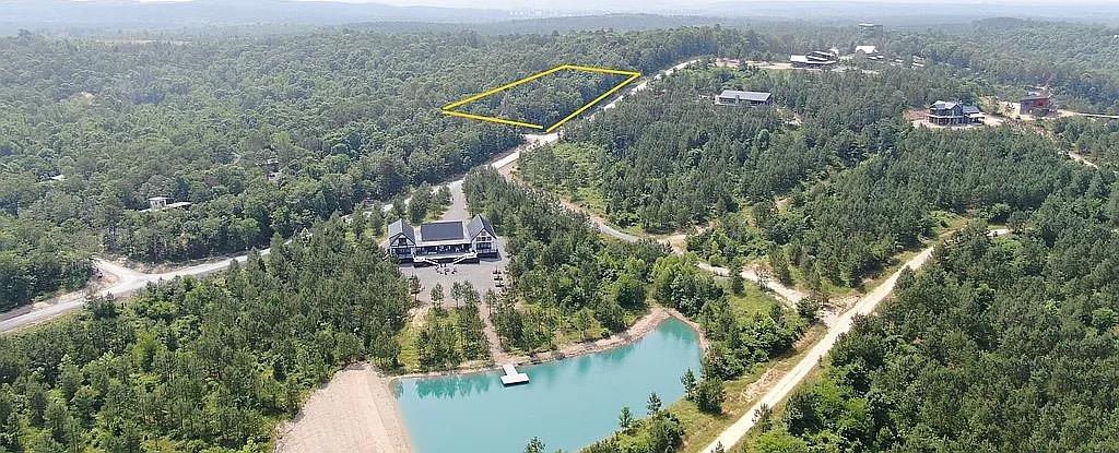 622 Woodland Bluff Trail Property Photo 5