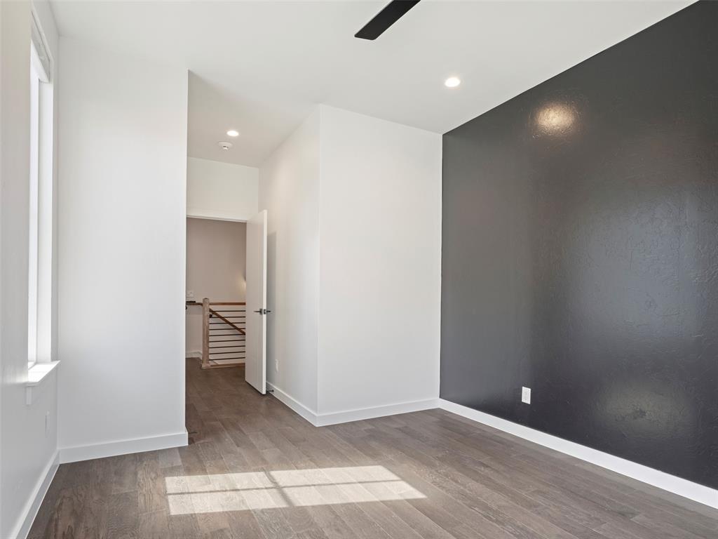 225 W 1st Street 128 Property Photo 24
