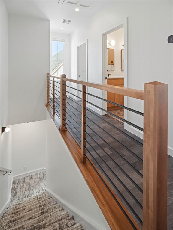 225 W 1st Street 128 Property Photo 32