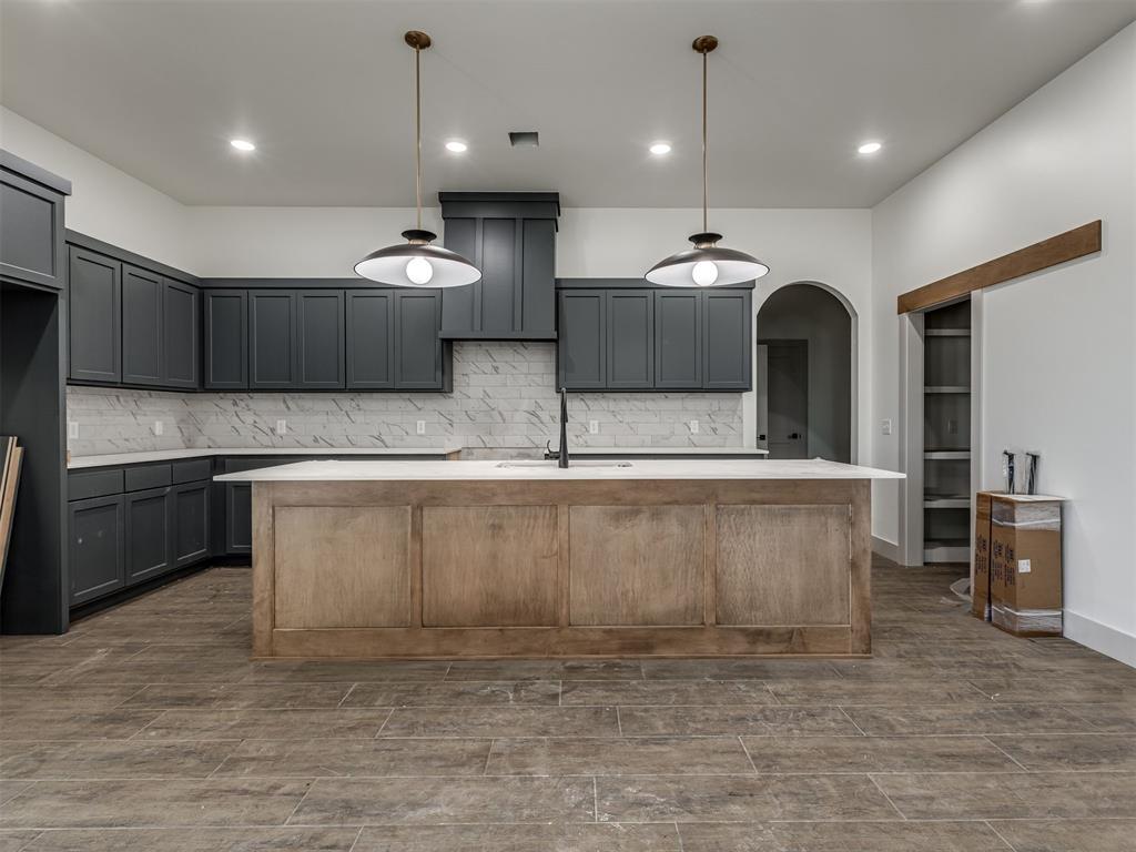 16112 Navarra Way Property Photo 5