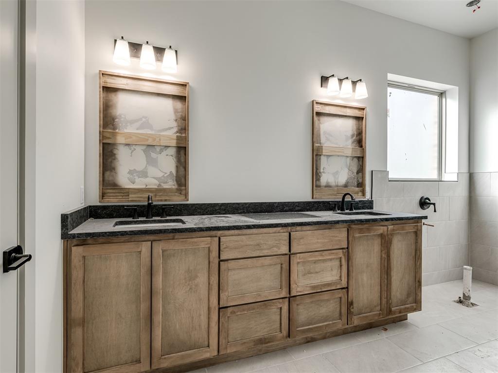16112 Navarra Way Property Photo 9