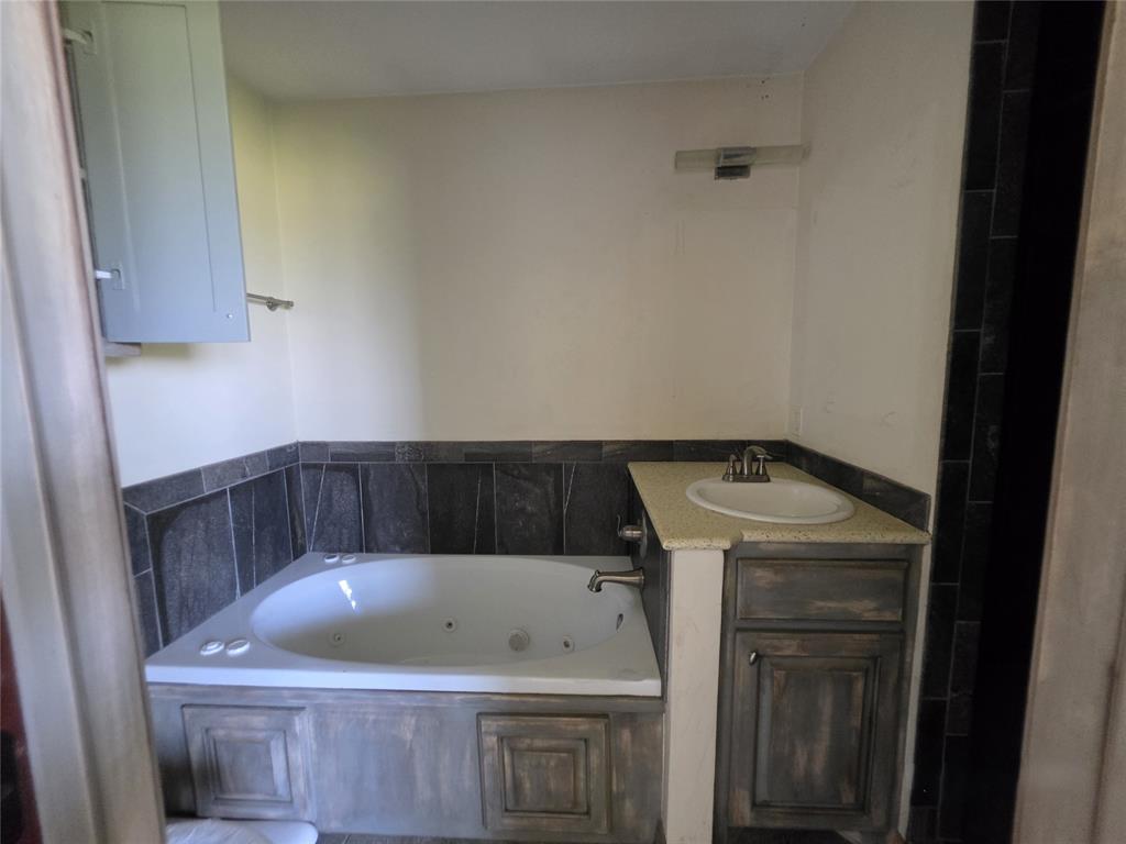 101124 S 3490 Road Property Photo 15