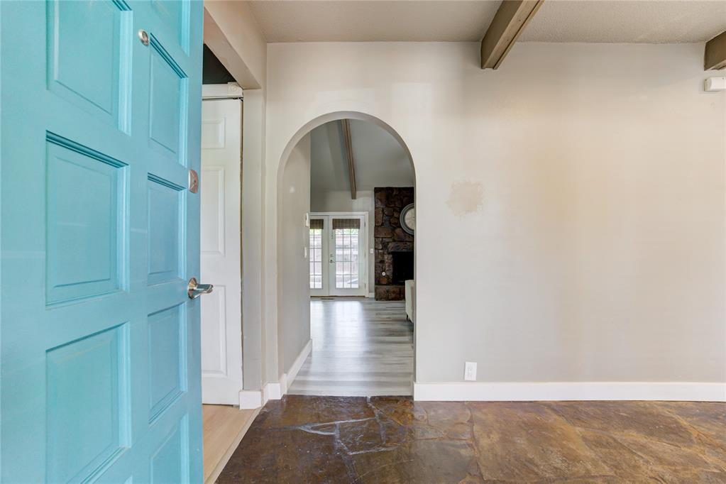 6300 Sunnybridge Court Property Photo 10