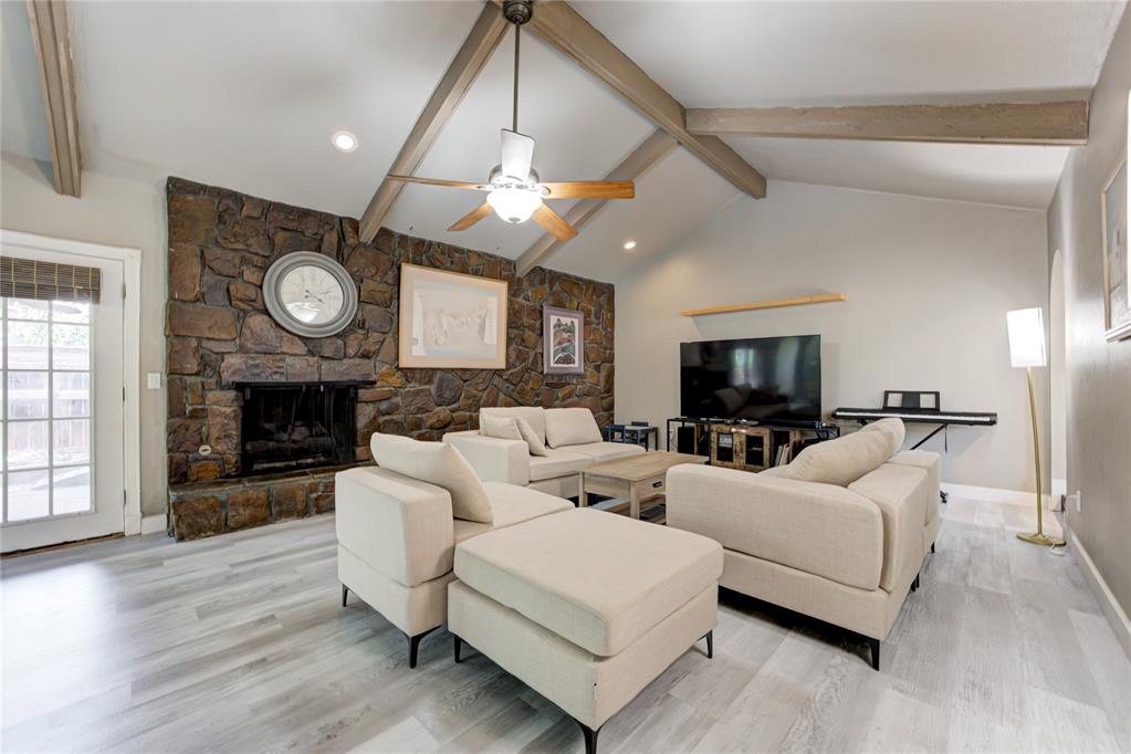 6300 Sunnybridge Court Property Photo 11
