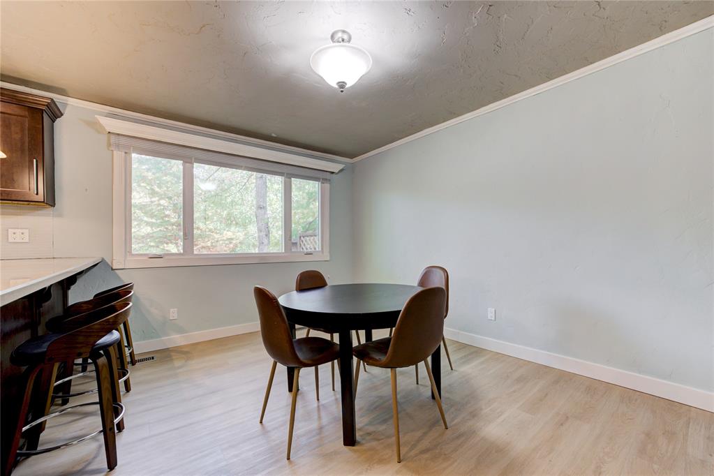 6300 Sunnybridge Court Property Photo 17