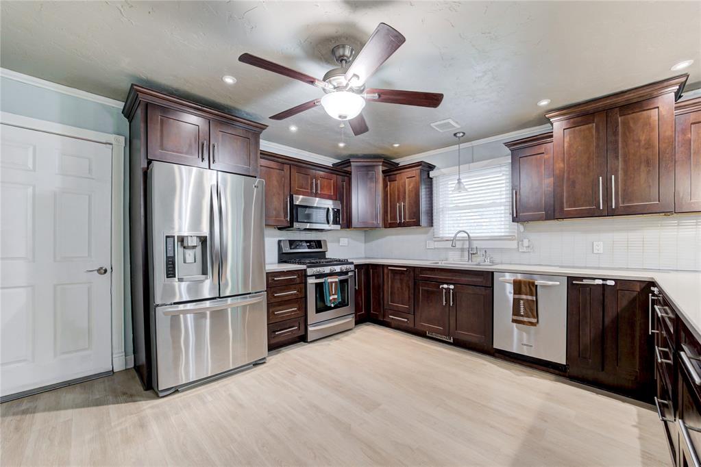 6300 Sunnybridge Court Property Photo 22