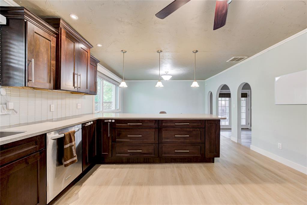 6300 Sunnybridge Court Property Photo 23