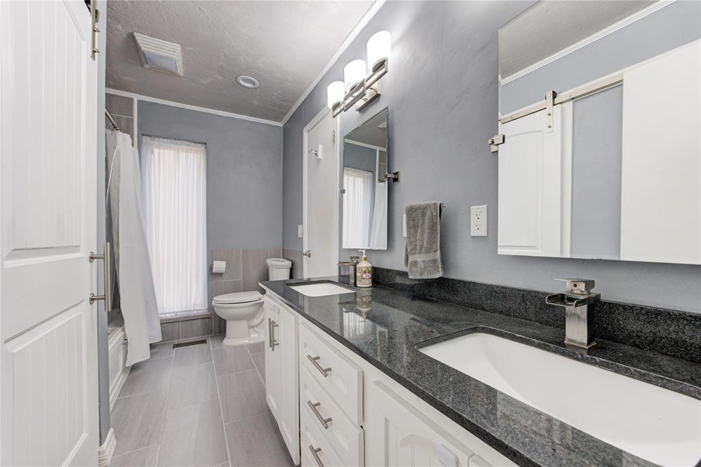 6300 Sunnybridge Court Property Photo 37