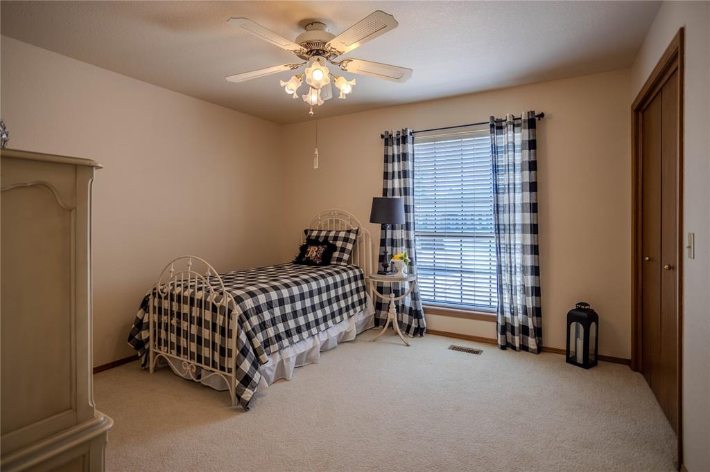 1401 Timber Creek Property Photo 17