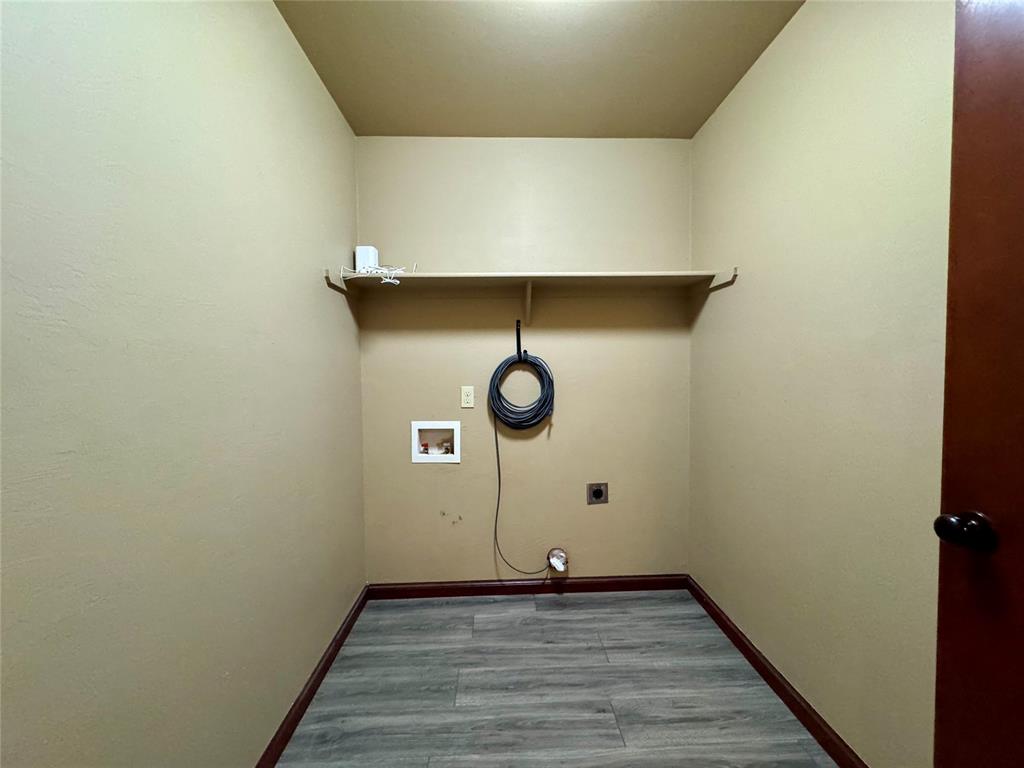 1607 E Lawter Road Property Photo 6