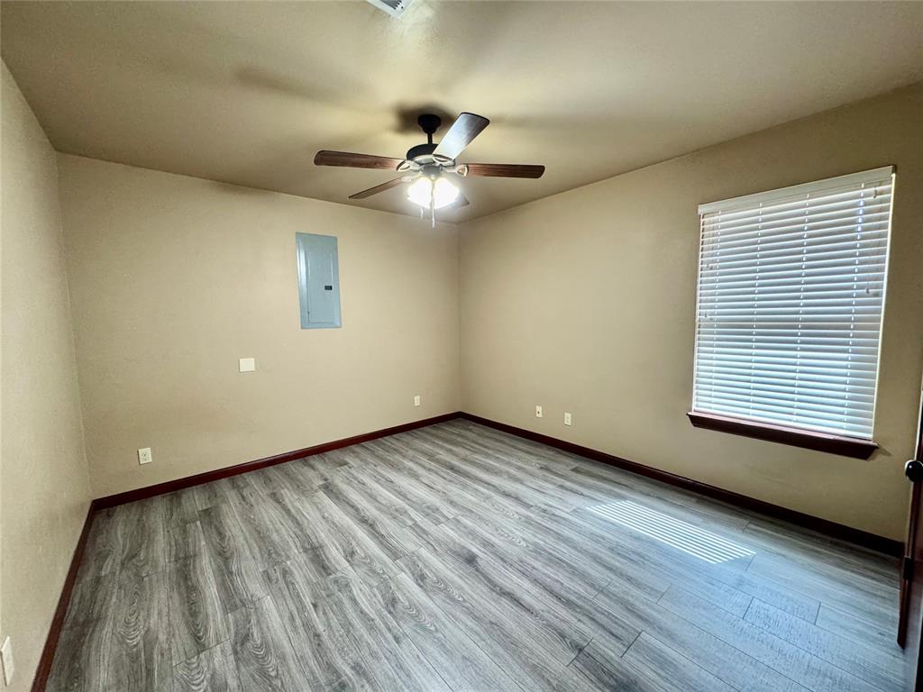1607 E Lawter Road Property Photo 7