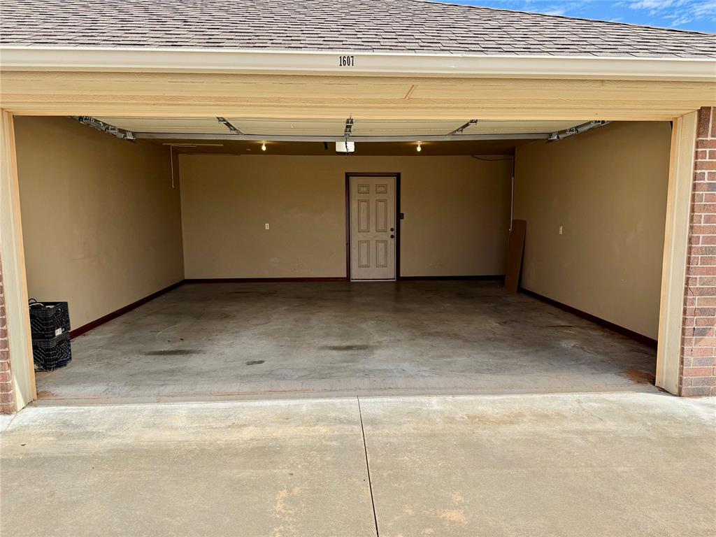 1607 E Lawter Road Property Photo 12