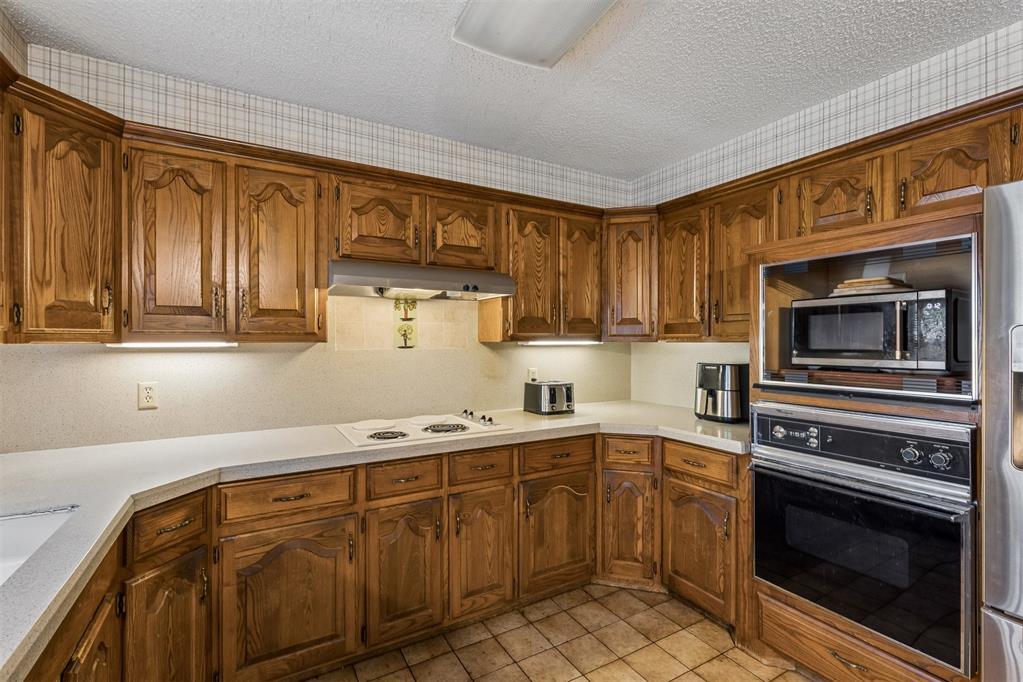 328 Windbrook Drive Property Photo 18