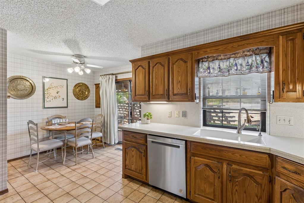 328 Windbrook Drive Property Photo 19