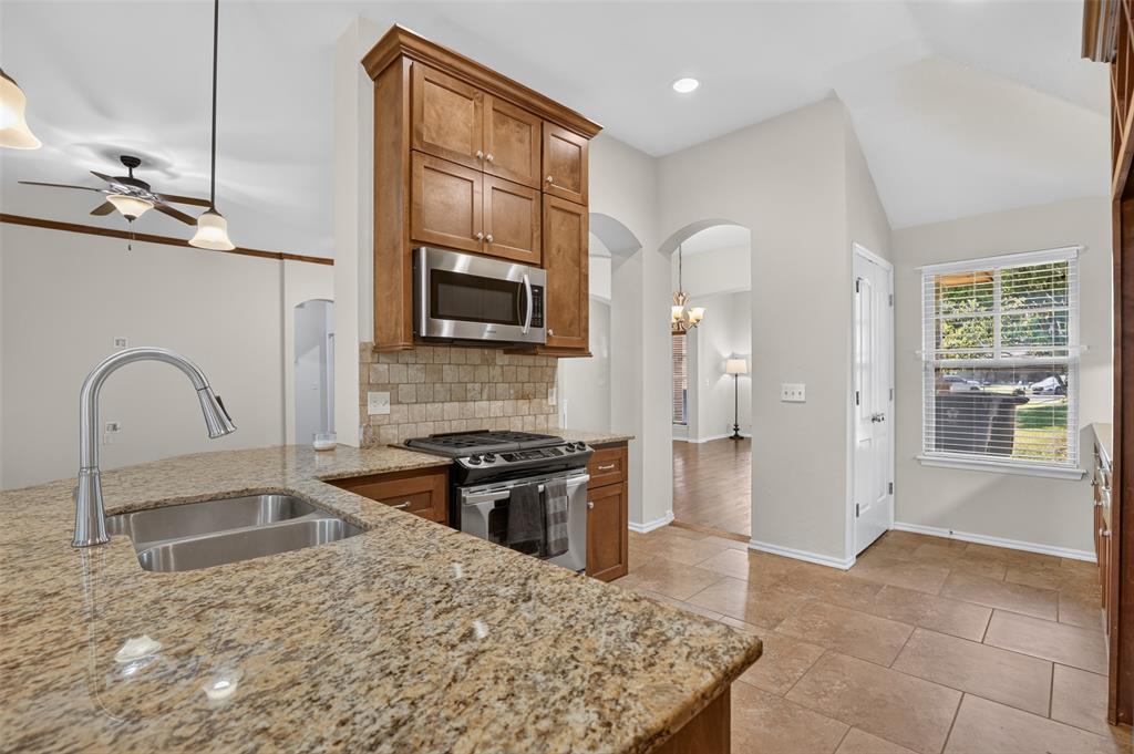 200 Nature Lane Property Photo 6