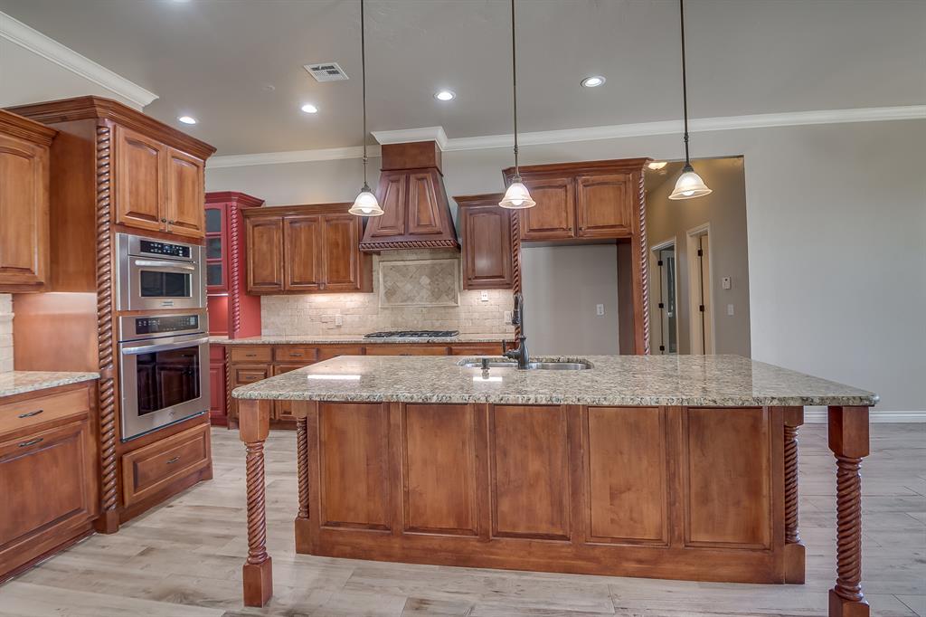 1400 Sawgrass Drive Property Photo 7