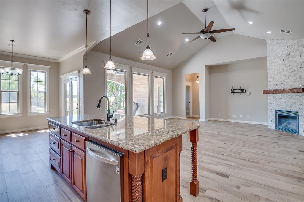 1400 Sawgrass Drive Property Photo 8