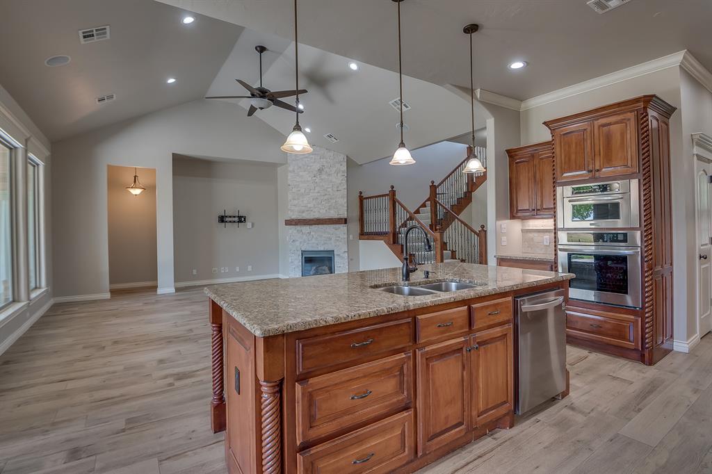 1400 Sawgrass Drive Property Photo 9