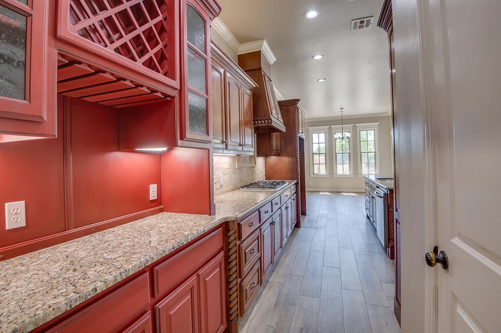 1400 Sawgrass Drive Property Photo 10