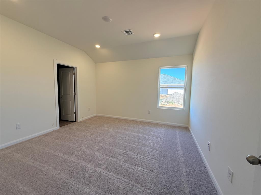 21235 Se 32nd Street Property Photo 4