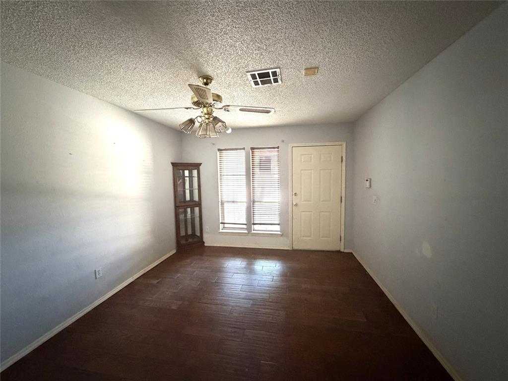 109 W Campbell Drive Property Photo 10
