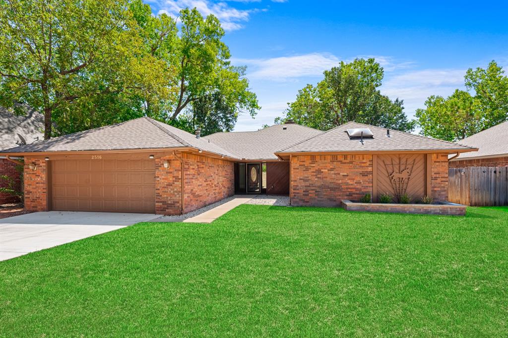 2516 Antelope Trail Property Photo 2