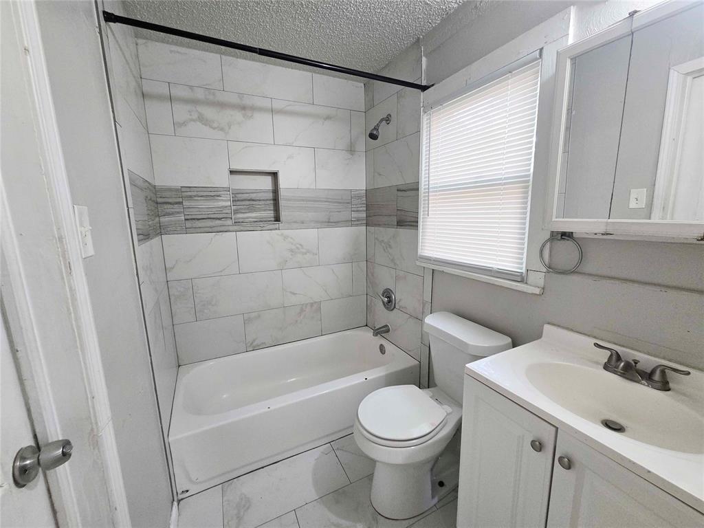 1144 Nw 83rd Street Property Photo 6