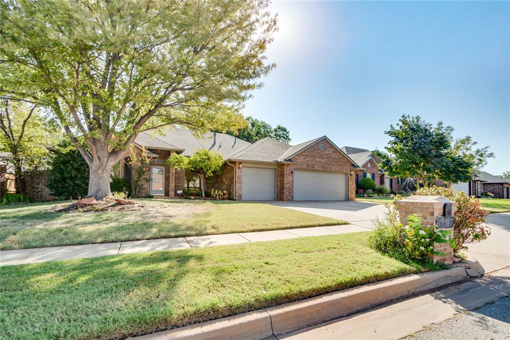 15912 Sheffield Boulevard Property Photo 2
