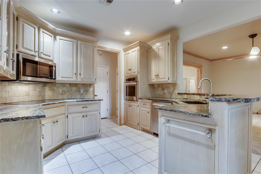 15912 Sheffield Boulevard Property Photo 9