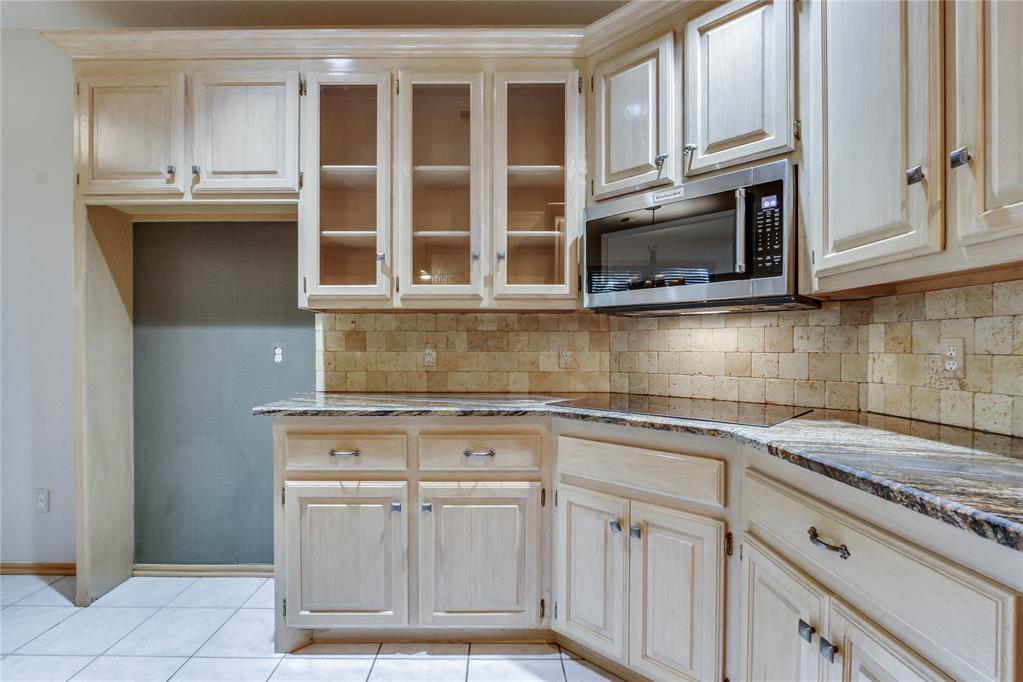 15912 Sheffield Boulevard Property Photo 12