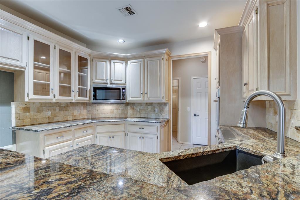 15912 Sheffield Boulevard Property Photo 13