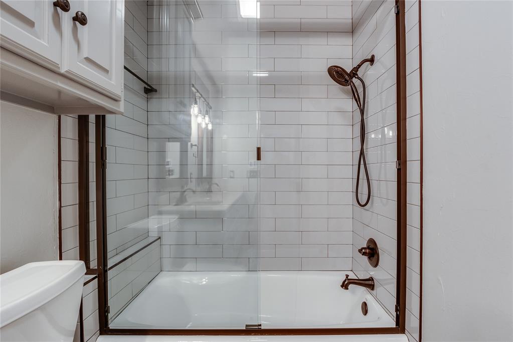 15912 Sheffield Boulevard Property Photo 18