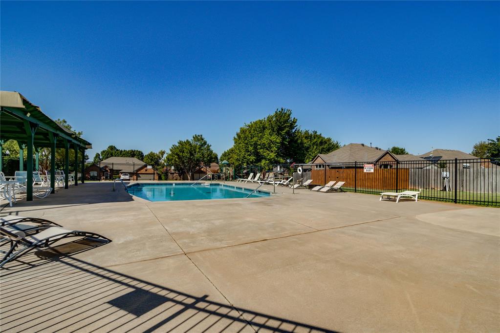 15912 Sheffield Boulevard Property Photo 35