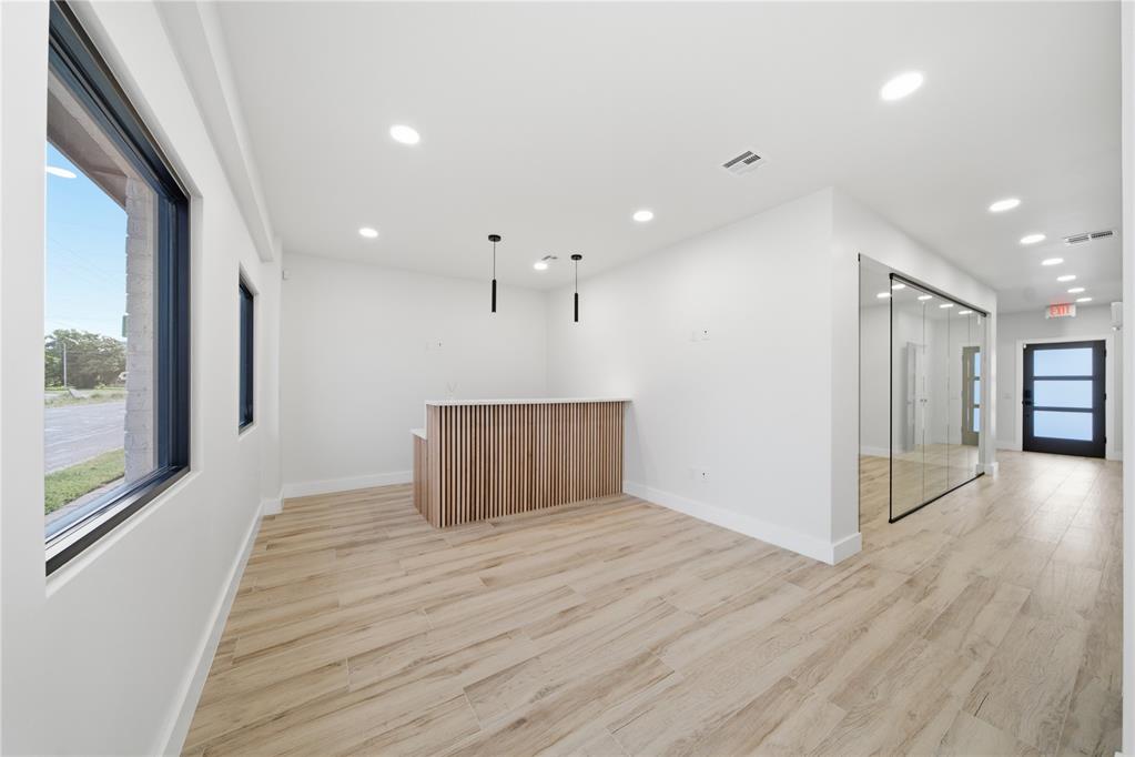 1420 Linwood Boulevard Property Photo 3