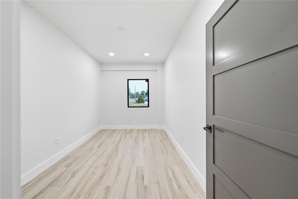 1420 Linwood Boulevard Property Photo 18
