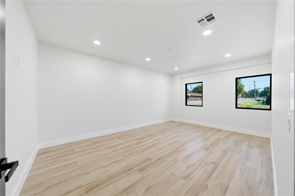 1420 Linwood Boulevard Property Photo 19