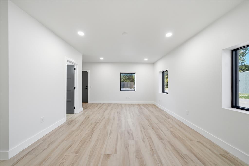 1420 Linwood Boulevard Property Photo 21