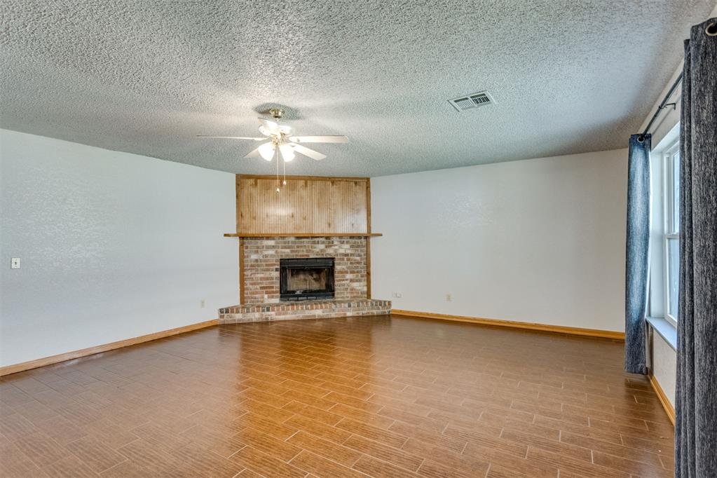10012 S Clegern Avenue Property Photo 5