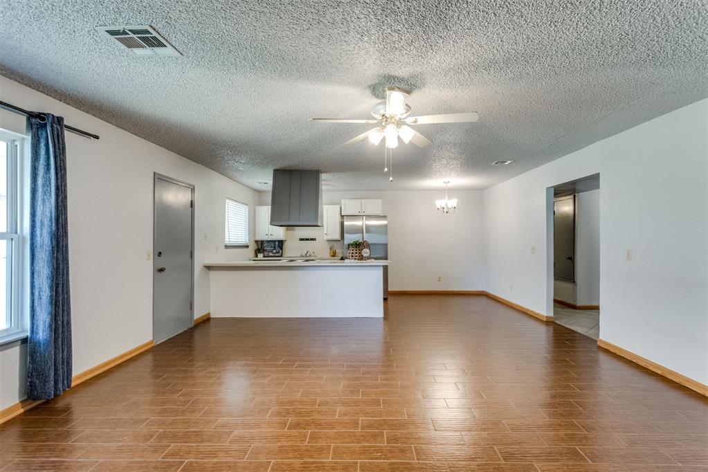 10012 S Clegern Avenue Property Photo 7