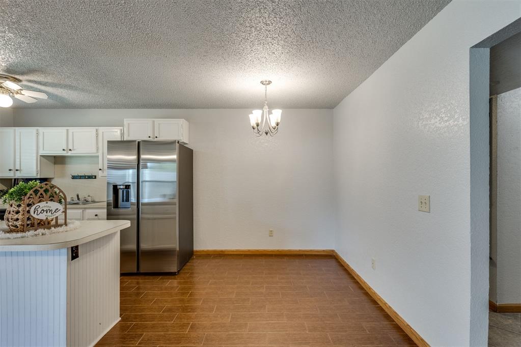 10012 S Clegern Avenue Property Photo 9