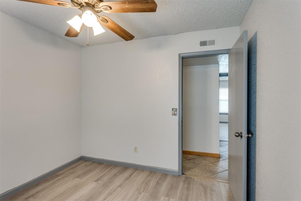 10012 S Clegern Avenue Property Photo 15