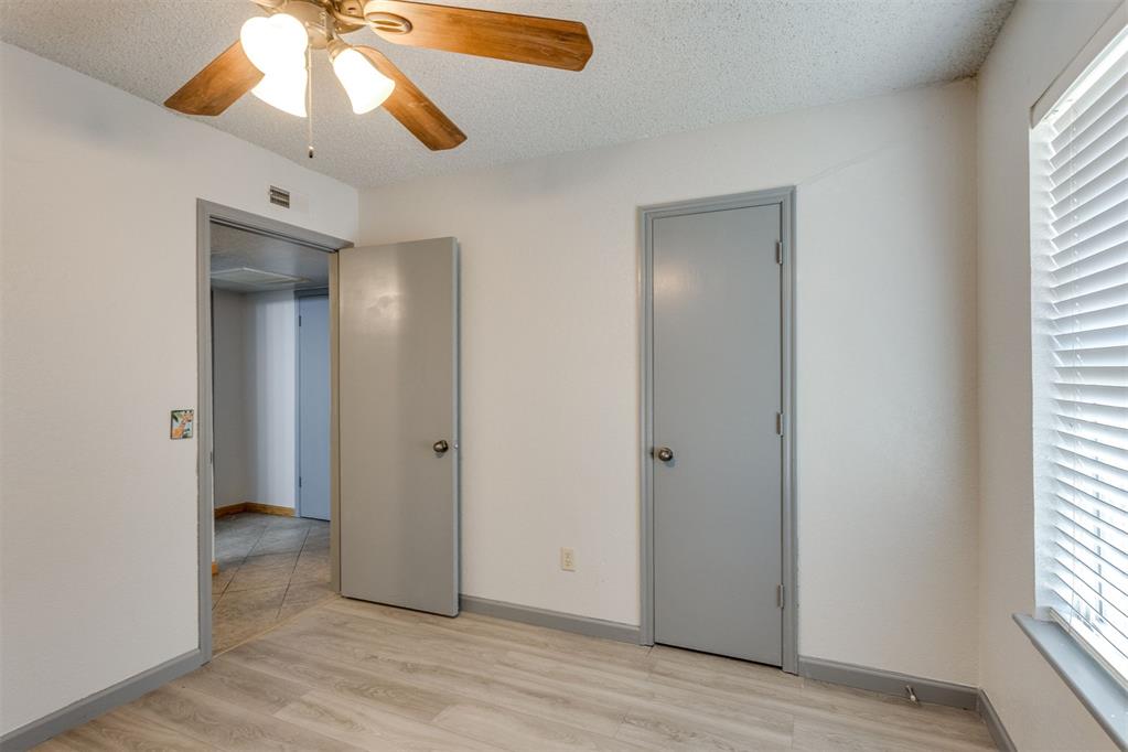 10012 S Clegern Avenue Property Photo 16