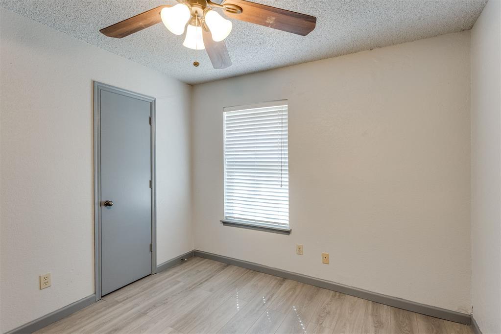 10012 S Clegern Avenue Property Photo 17