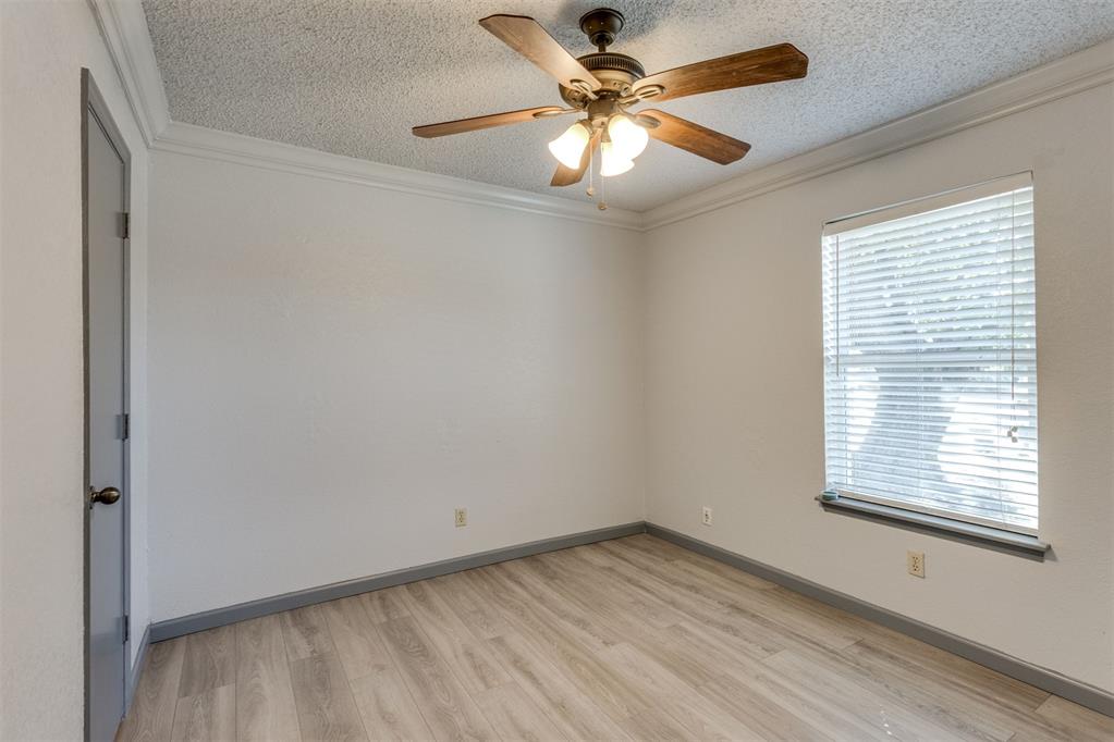 10012 S Clegern Avenue Property Photo 18