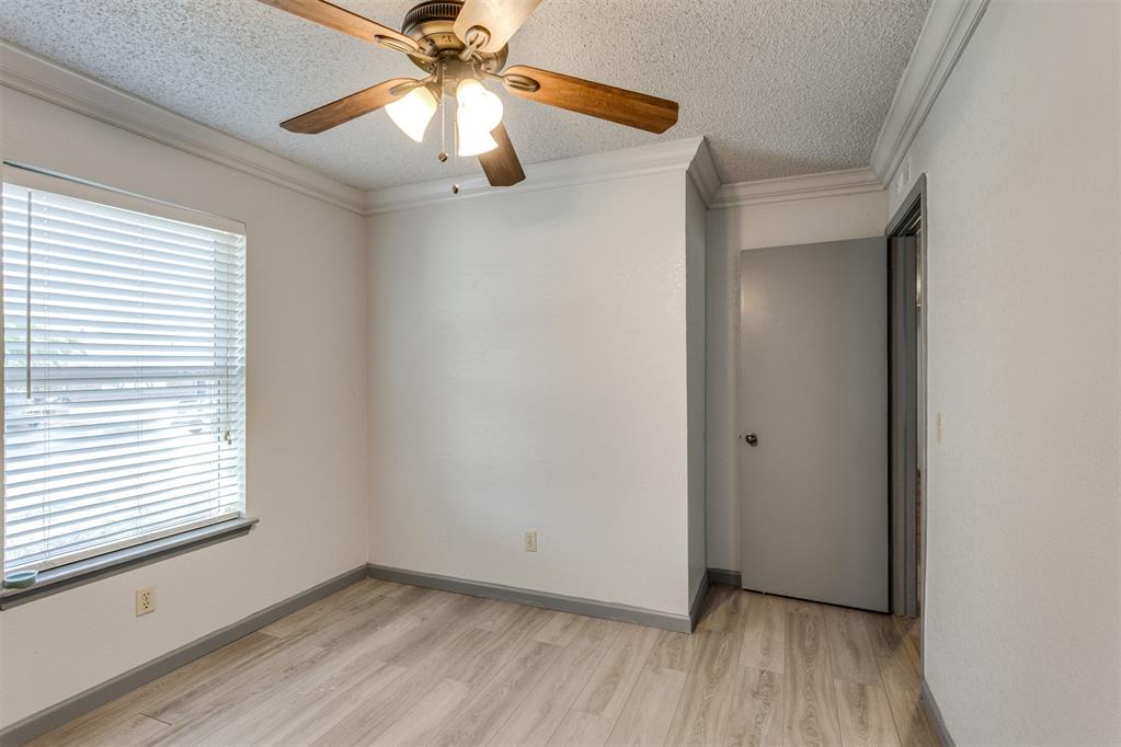 10012 S Clegern Avenue Property Photo 19