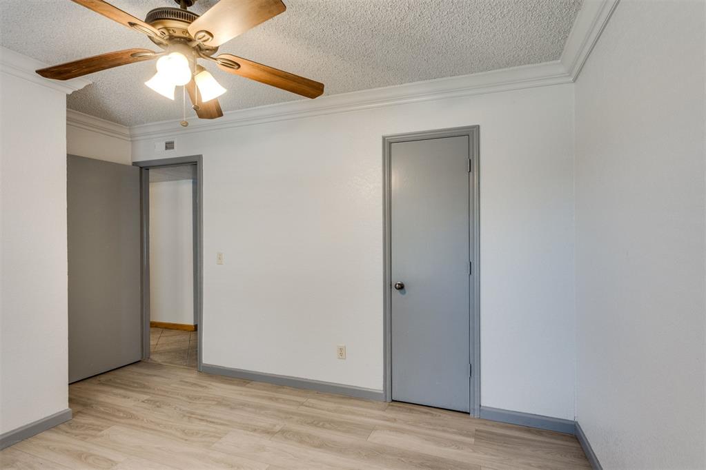 10012 S Clegern Avenue Property Photo 20